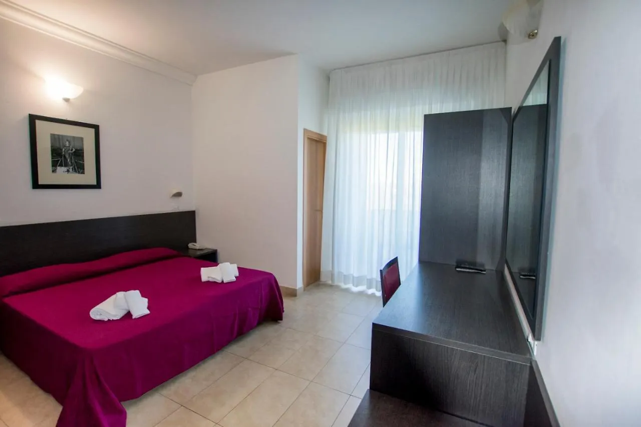 Union Park Hotel - Sul Mare Con Piscina Riscaldata -Idromassaggio -Spiaggia - Parcheggio 3*, Riccione Italy