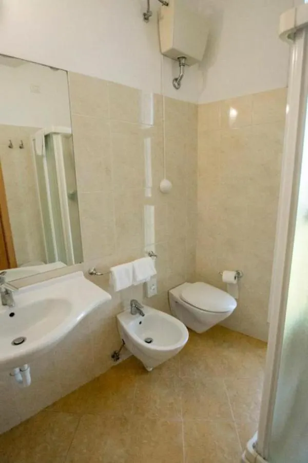 Union Park Hotel - Sul Mare Con Piscina Riscaldata -Idromassaggio -Spiaggia - Parcheggio 3*, Riccione Italy